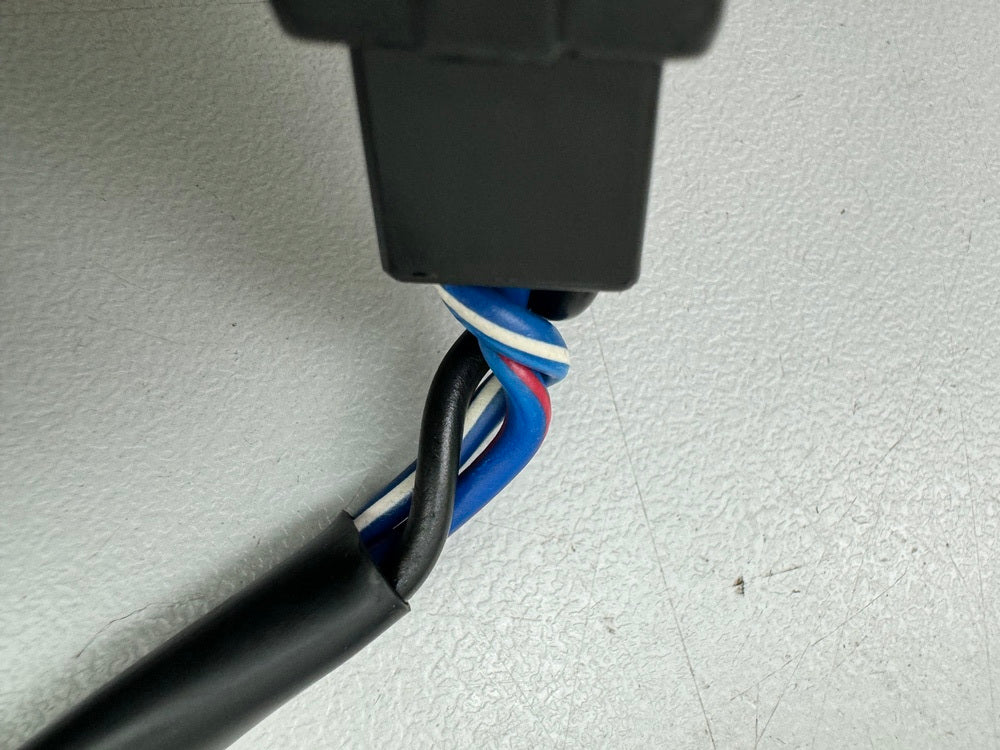 TRIUMPH SPEED TRIPLE 1050R ABS NN01 Kabel für Scheinwerfer Stecker Lampe