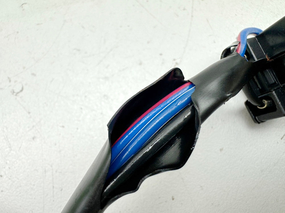 TRIUMPH SPEED TRIPLE 1050R ABS NN01 Kabel für Scheinwerfer Stecker Lampe