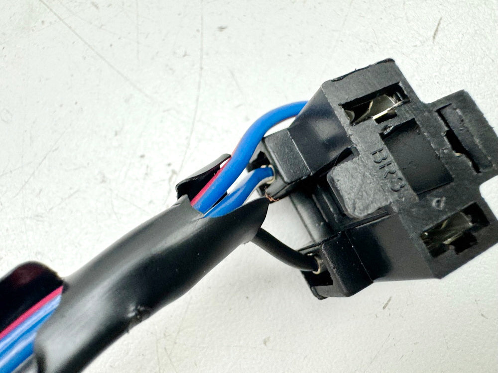 TRIUMPH SPEED TRIPLE 1050R ABS NN01 Kabel für Scheinwerfer Stecker Lampe