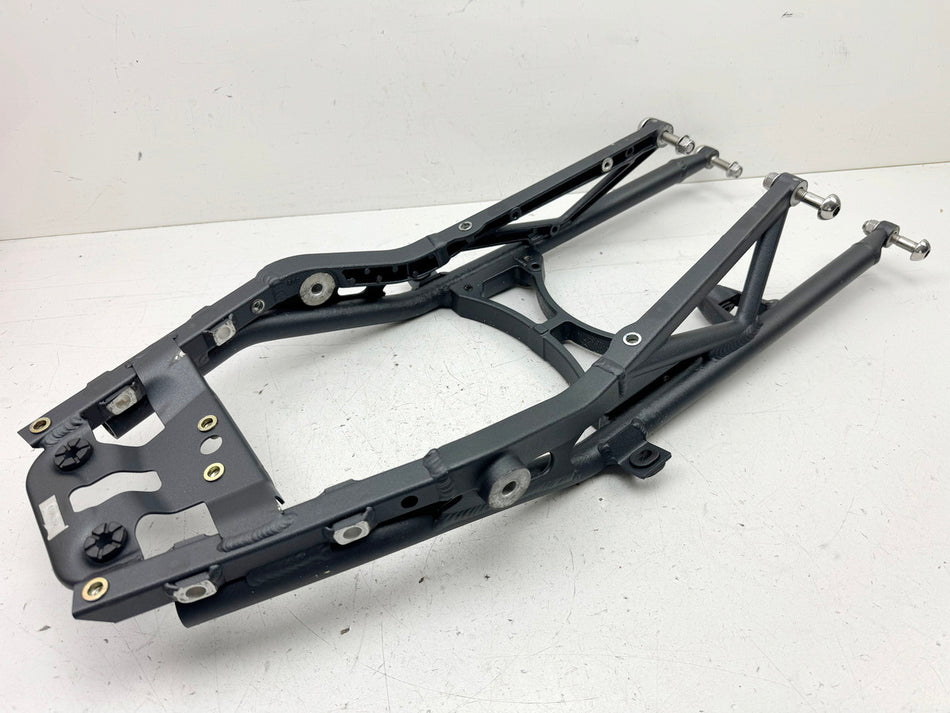 TRIUMPH STREET TRIPLE 675 D67LD Heckrahmen Rahmeneck unfallfrei Schrauben
