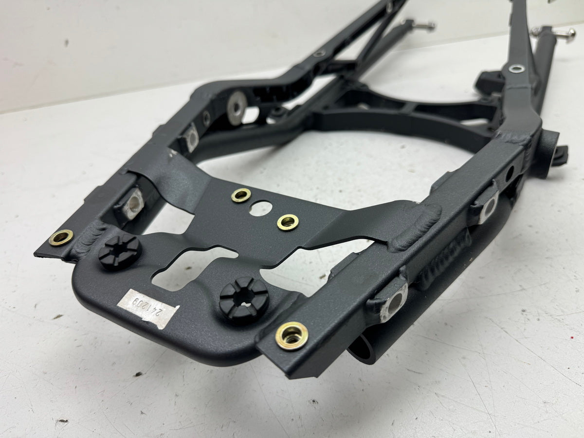 TRIUMPH STREET TRIPLE 675 D67LD Subchasis trasero, parte de chasis, sin accidentes, tornillos