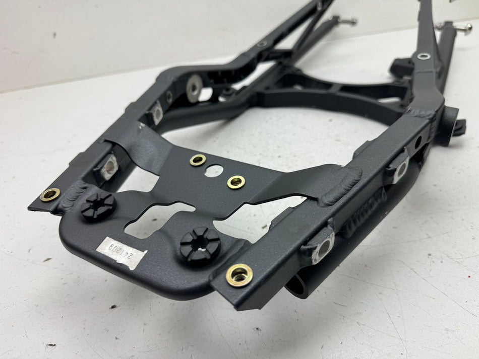 TRIUMPH STREET TRIPLE 675 D67LD Heckrahmen Rahmeneck unfallfrei Schrauben