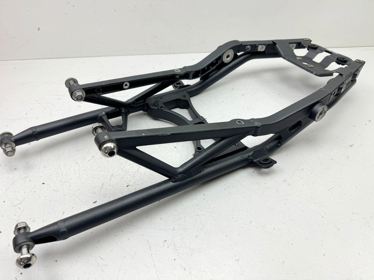 TRIUMPH STREET TRIPLE 675 D67LD Subchasis trasero, parte de chasis, sin accidentes, tornillos