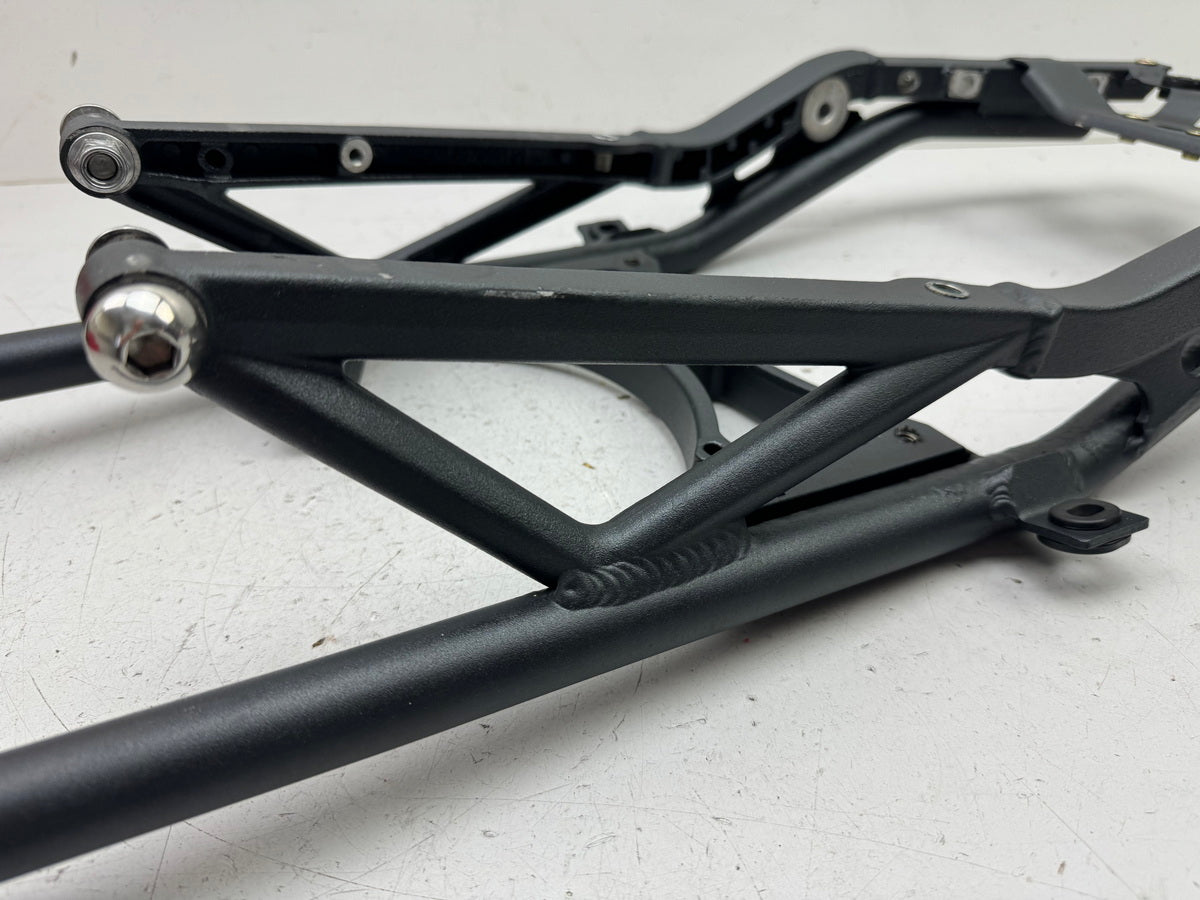 TRIUMPH STREET TRIPLE 675 D67LD Subchasis trasero, parte de chasis, sin accidentes, tornillos