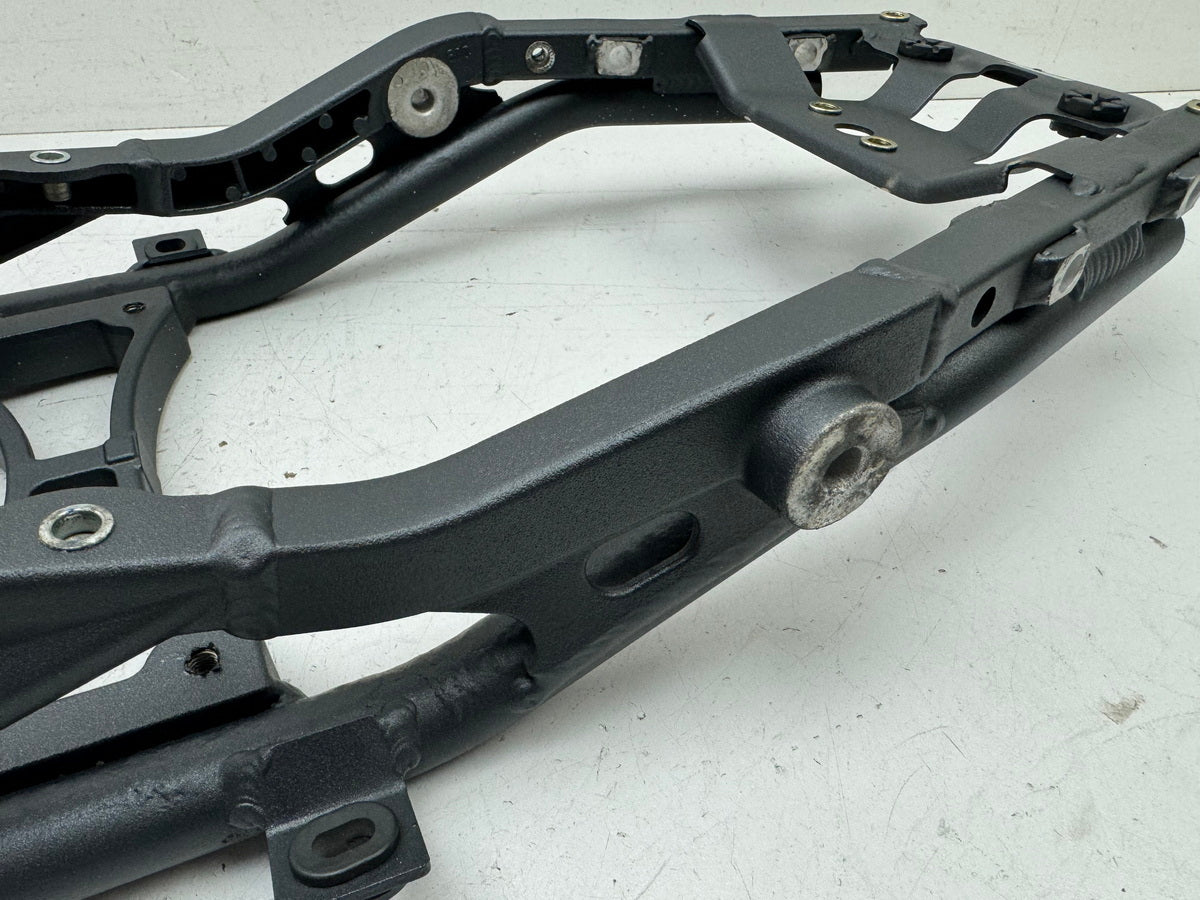 TRIUMPH STREET TRIPLE 675 D67LD Subchasis trasero, parte de chasis, sin accidentes, tornillos