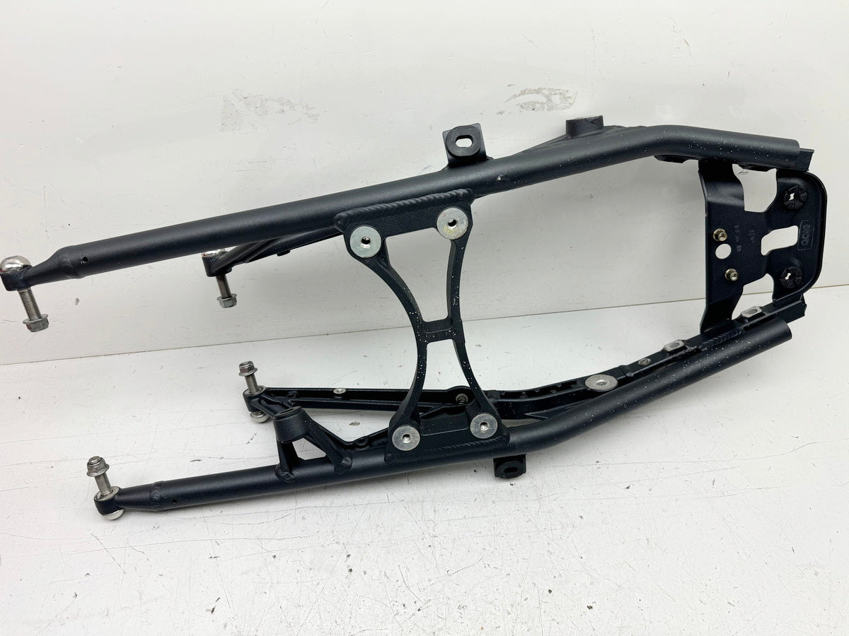 TRIUMPH STREET TRIPLE 675 D67LD Subchasis trasero, parte de chasis, sin accidentes, tornillos