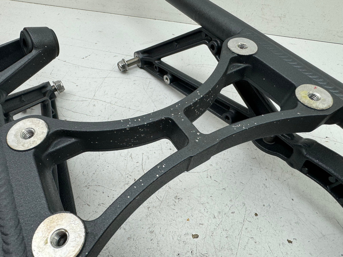 TRIUMPH STREET TRIPLE 675 D67LD Subchasis trasero, parte de chasis, sin accidentes, tornillos