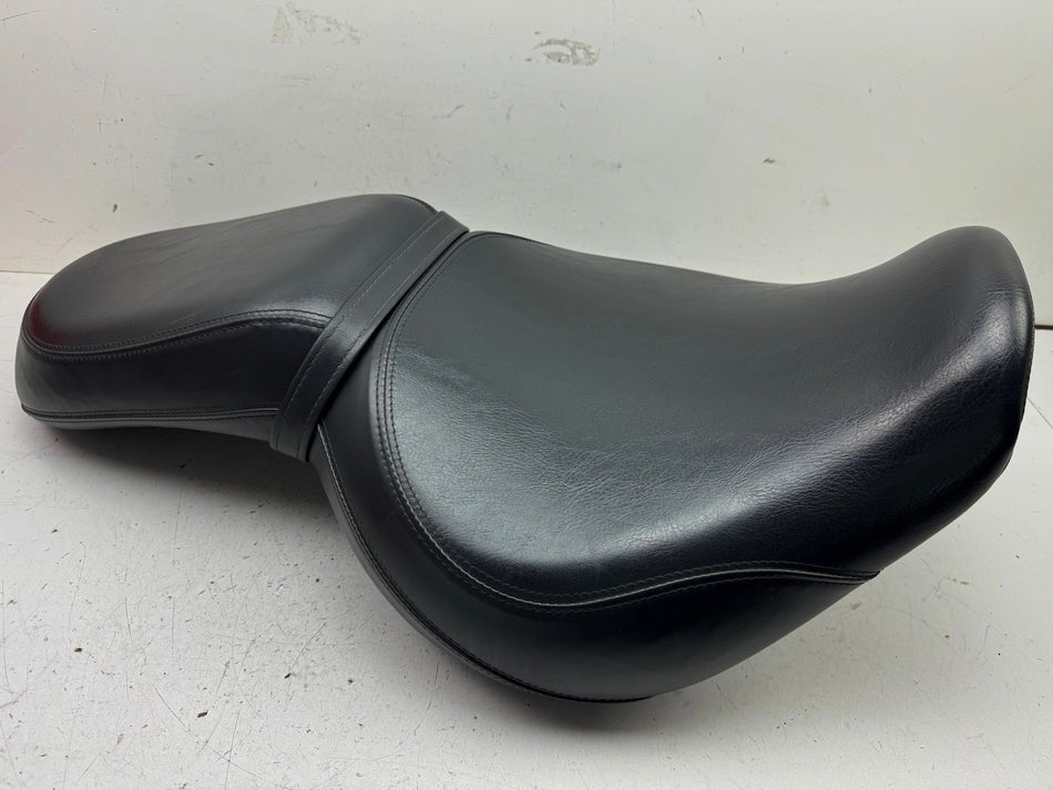 KAWASAKI VN 900 B 11A CLASSIC Sitzbank original Fahrersitz Sitz Seat 06-17