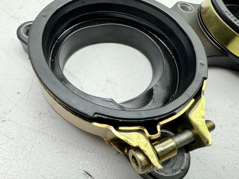 TRIUMPH SPEED TRIPLE 1050R ABS NN01 Ansaugstutzen Ansaugbrücke Gummis für Motor