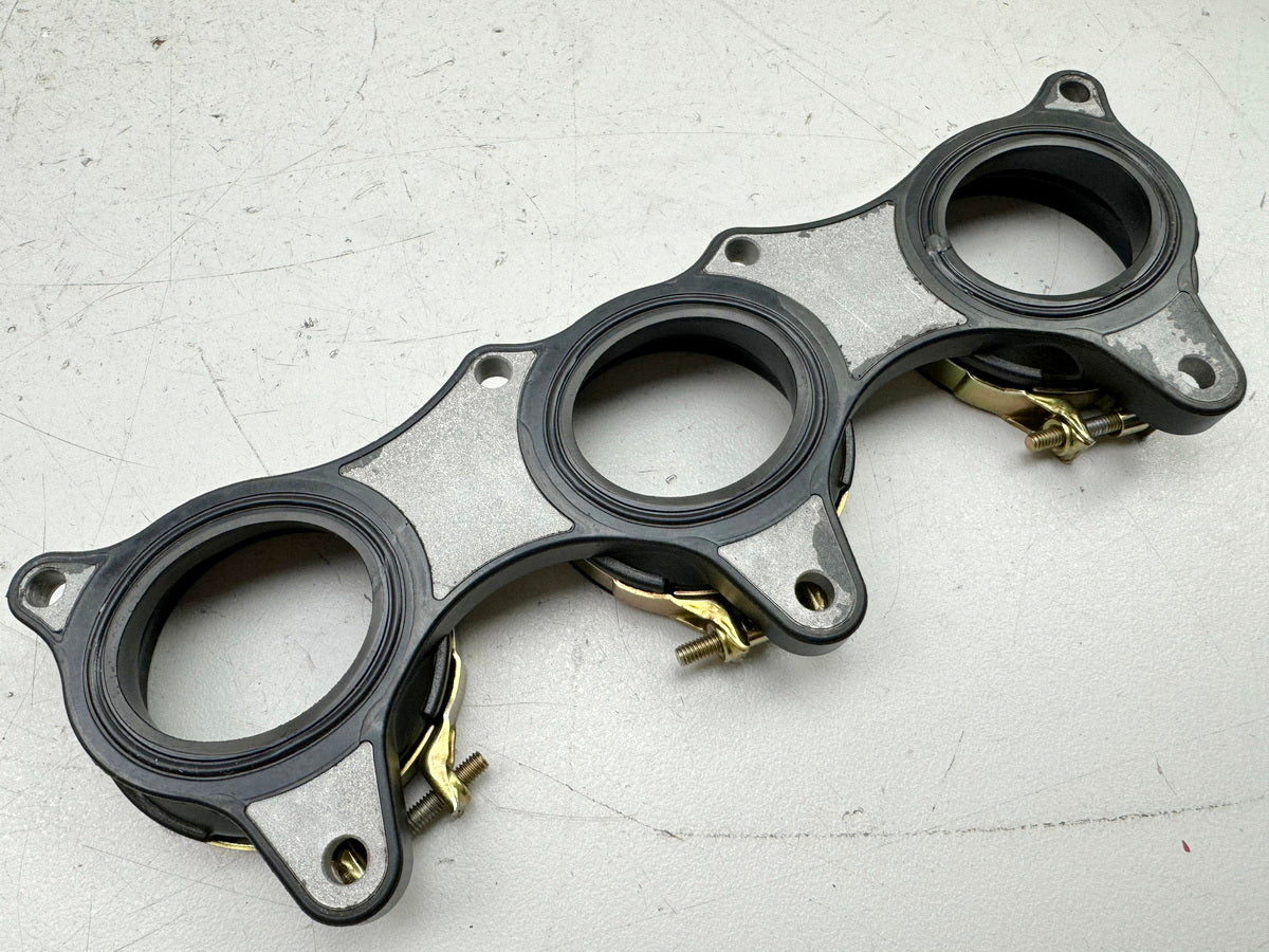 TRIUMPH SPEED TRIPLE 1050R ABS NN01 Intake Manifold, Intake Runner, Rubber Mounts for Engine