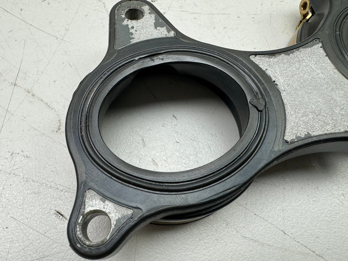 TRIUMPH SPEED TRIPLE 1050R ABS NN01 Intake Manifold, Intake Runner, Rubber Mounts for Engine