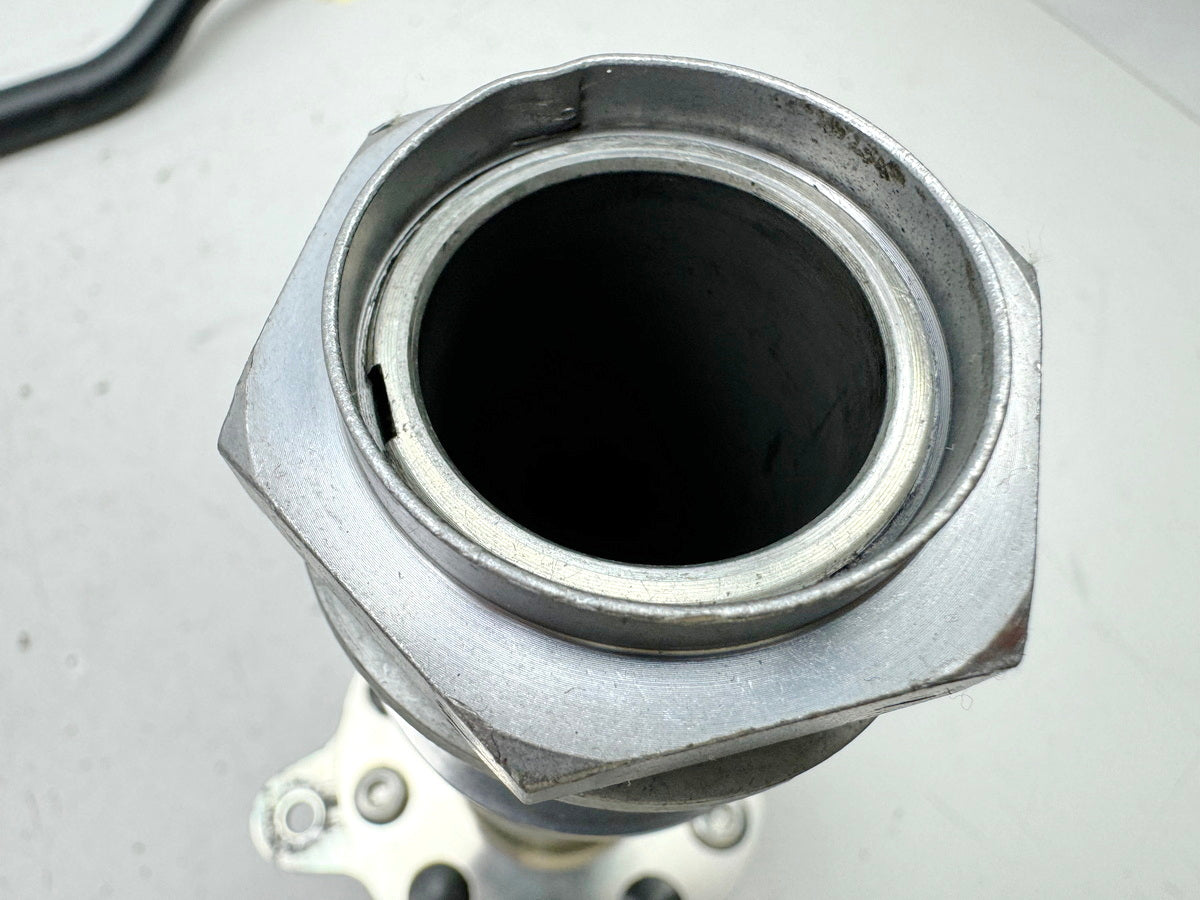 TRIUMPH SPEED TRIPLE 1050R ABS NN01 Achse hinten Steckachse für Felge Achsmutter