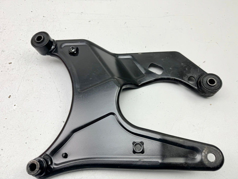 BMW C1 125 200 ABS Swingarm Engine Mount Bracket for Engine Auxiliary Swingarm
