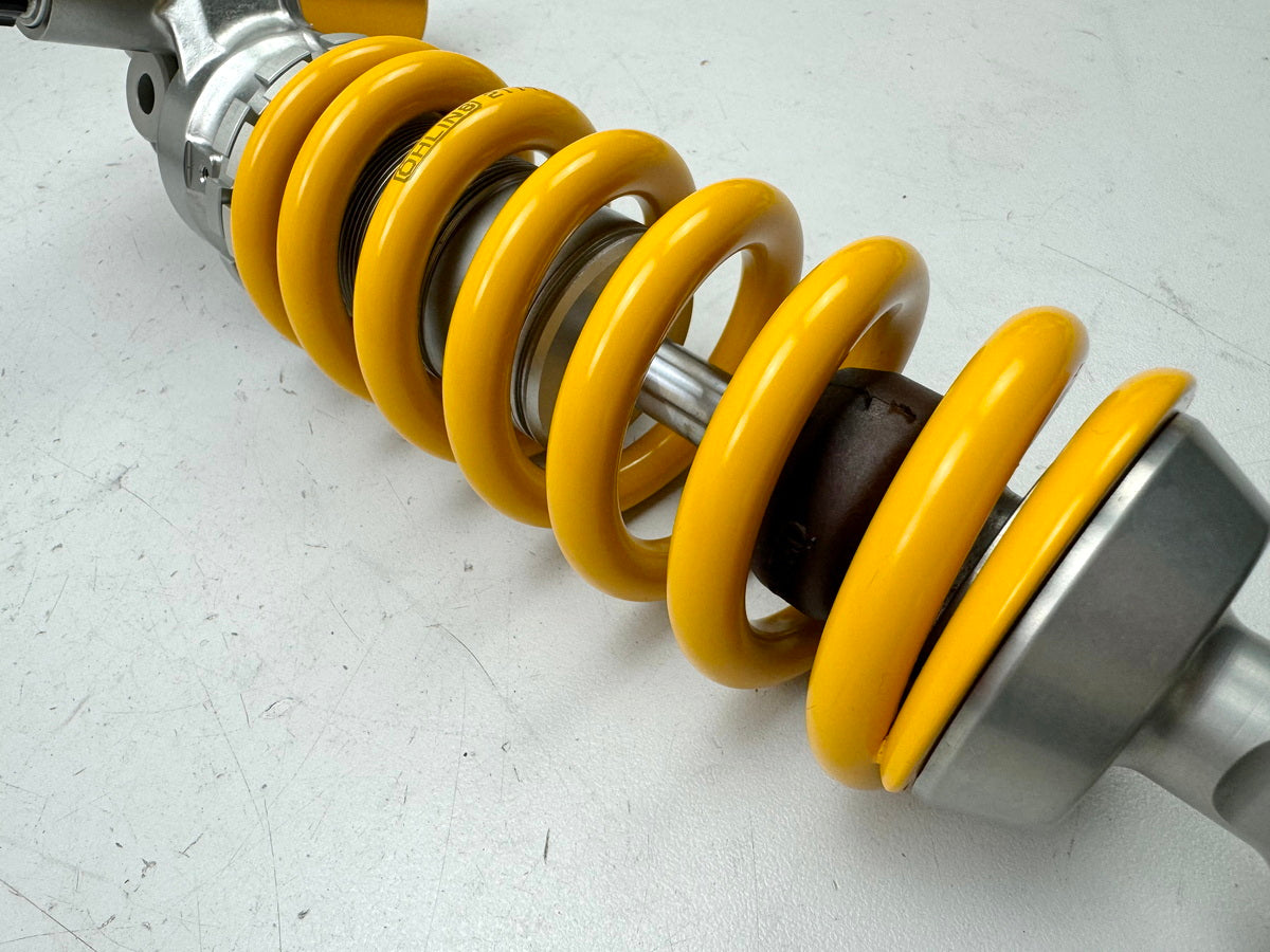 TRIUMPH SPEED TRIPLE 1050 R ABS NN01 Federbein Öhlins TTX Stoßdämpfer hinten