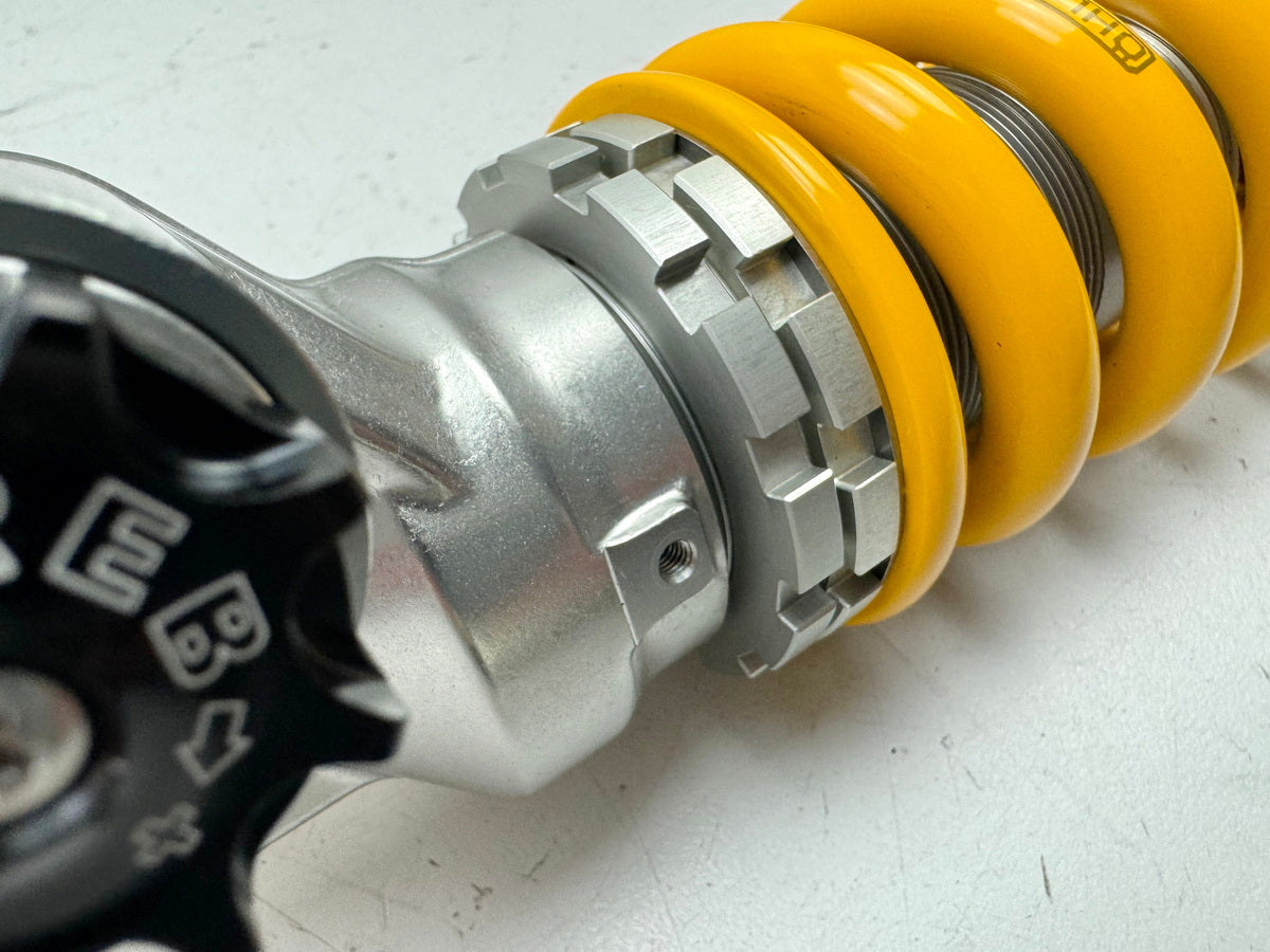 TRIUMPH SPEED TRIPLE 1050 R ABS NN01 Federbein Öhlins TTX Stoßdämpfer hinten