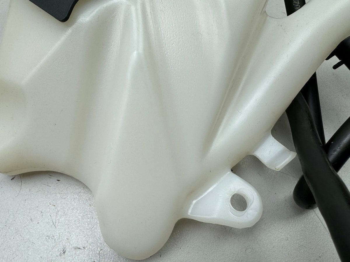 TRIUMPH SPEED TRIPLE 1050R ABS NN01 Kühlmittelbehälter Ausgleichsbehälter Kühler