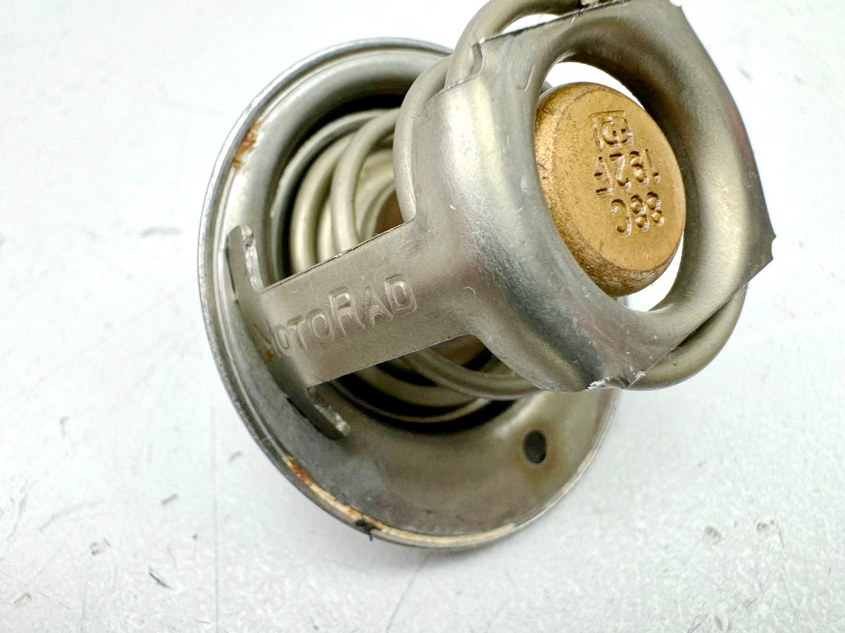 TRIUMPH SPEED TRIPLE 1050 R ABS NN01 Thermostat Thermostat Housing for Engine