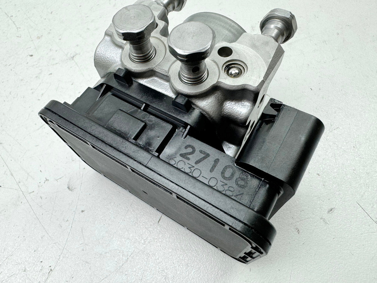 TRIUMPH SPEED TRIPLE 1050 R ABS NN01 Bomba ABS Modulador de presión Unidad de control