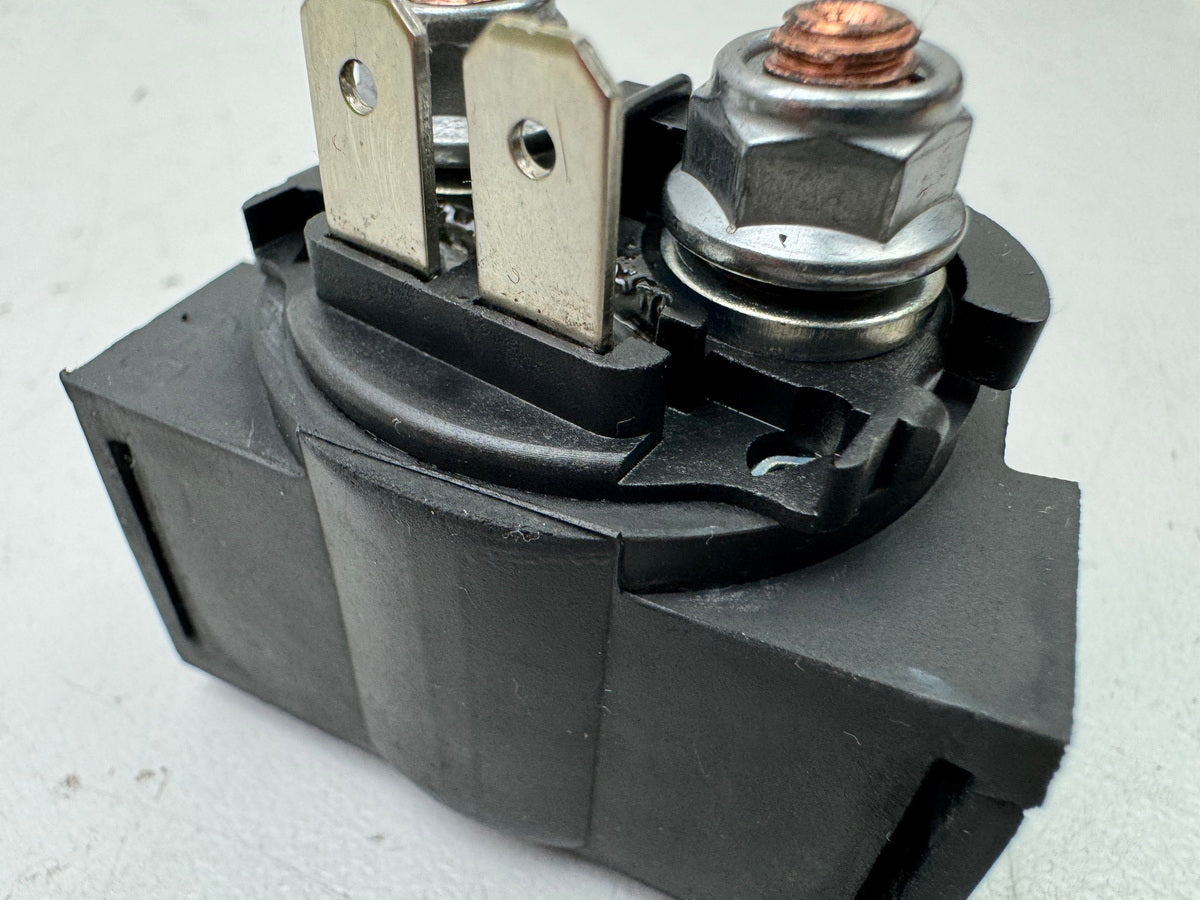 TRIUMPH SPEED TRIPLE 1050R ABS NN01 Relé de arranque Relé de encendido Solenoide de arranque