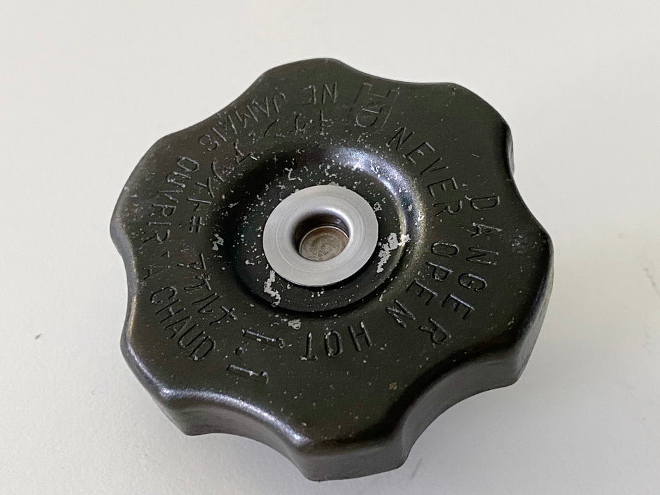 Kawasaki EL 252 EL 250B Eliminator Kühlerdeckel Verschluß Stutzen (Kühlmittel)