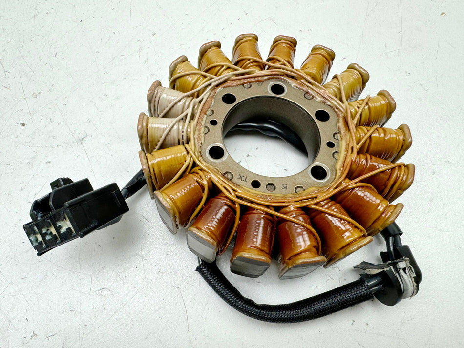 TRIUMPH SPEED TRIPLE 1050 R ABS NN01 Alternator Stator orig. Alternator Generator