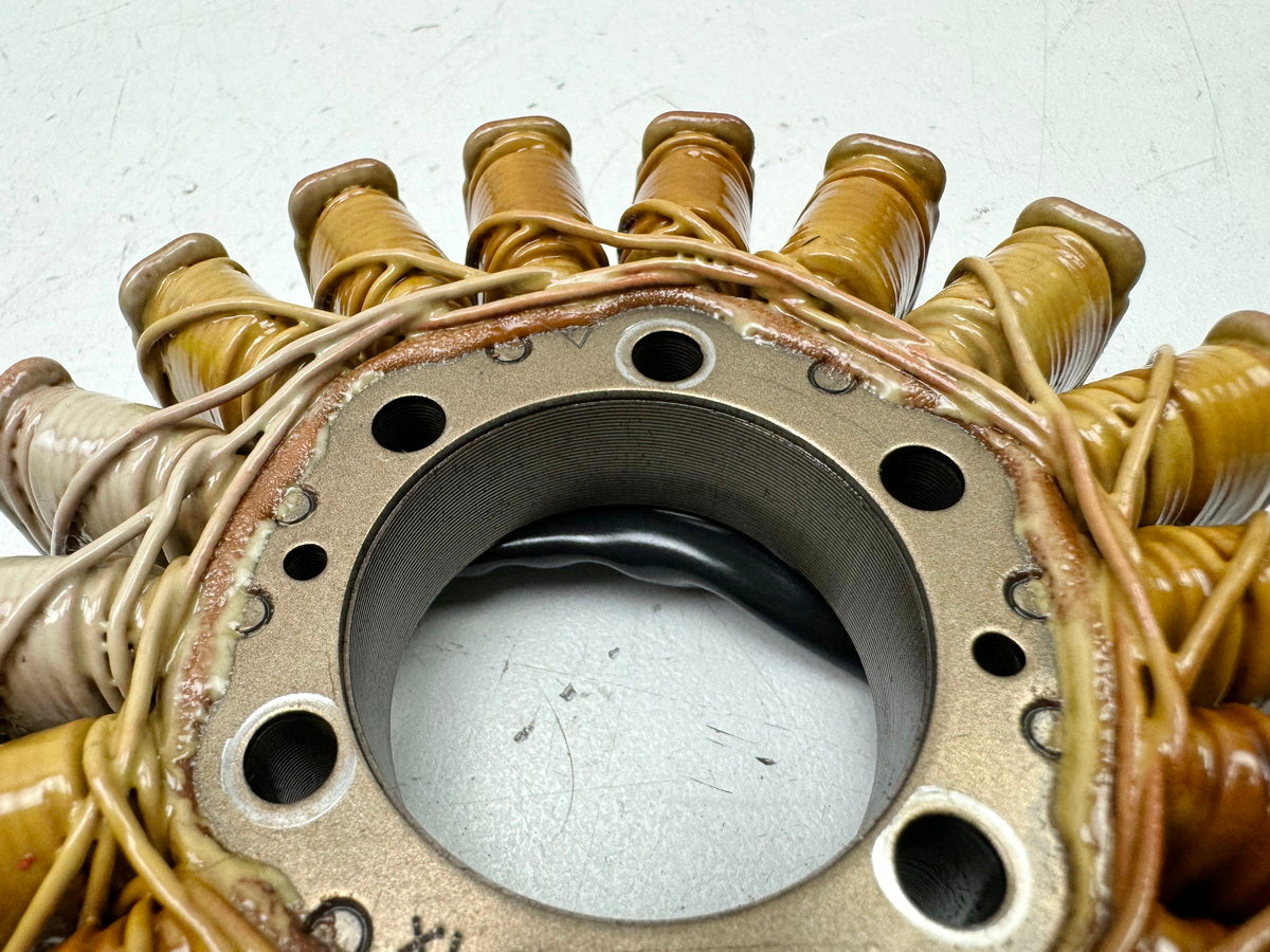 TRIUMPH SPEED TRIPLE 1050 R ABS NN01 Alternator Stator orig. Alternator Generator
