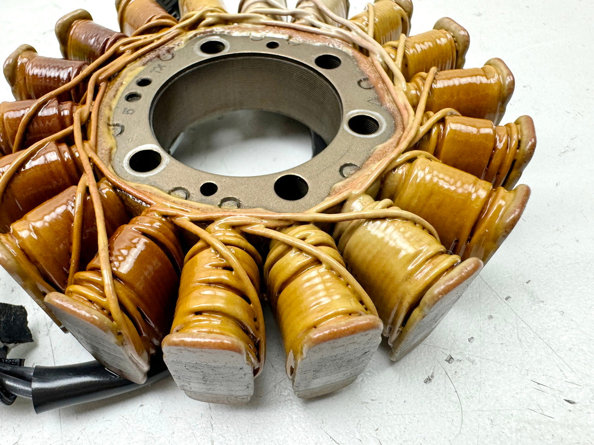 TRIUMPH SPEED TRIPLE 1050 R ABS NN01 Alternator Stator orig. Alternator Generator