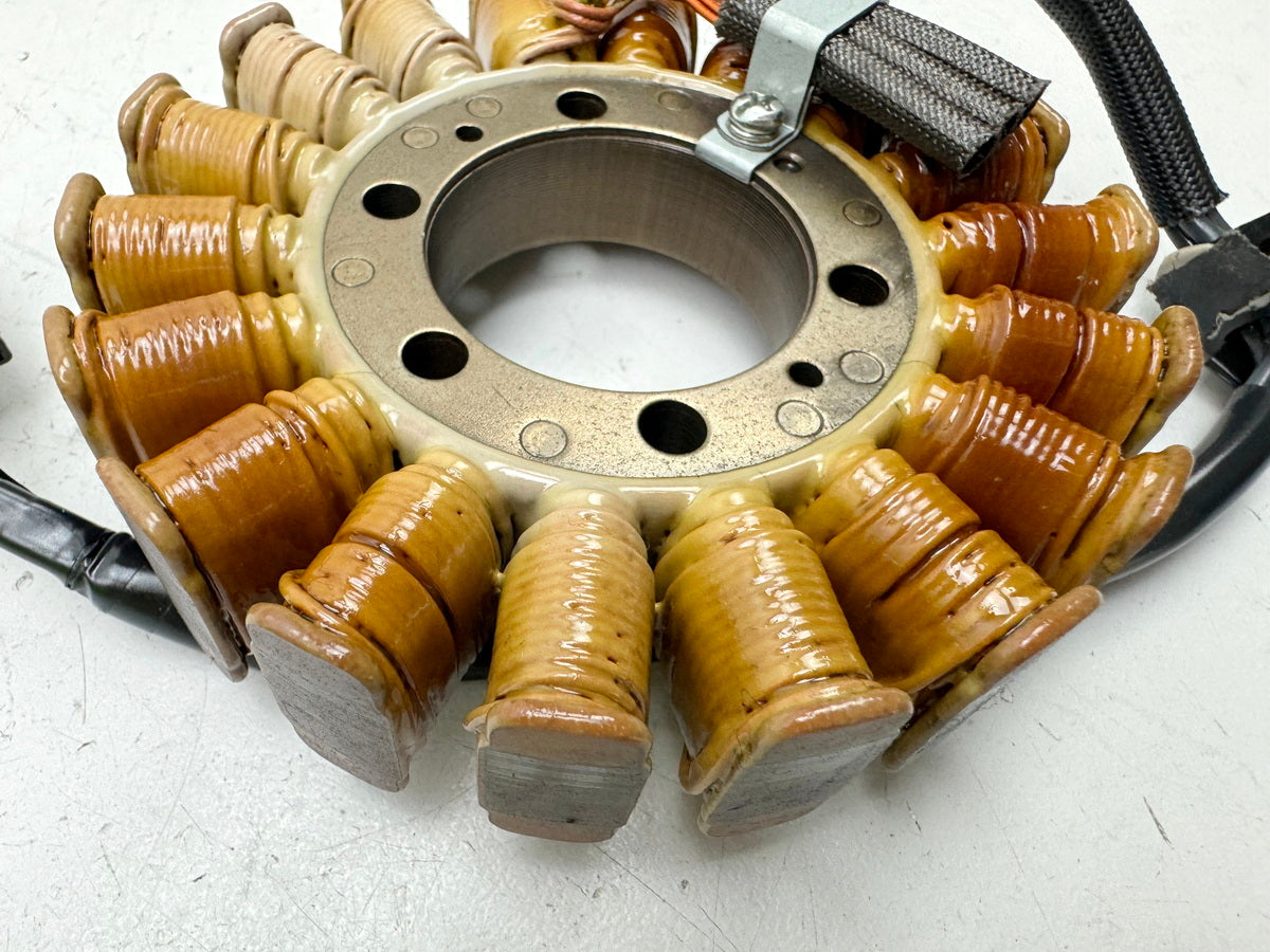 TRIUMPH SPEED TRIPLE 1050 R ABS NN01 Alternator Stator orig. Alternator Generator