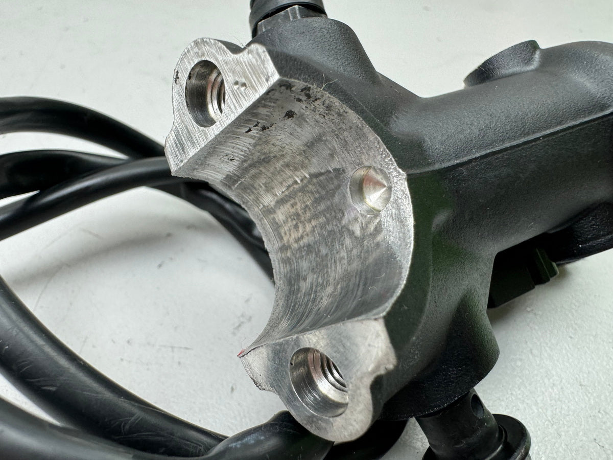 TRIUMPH SPEED TRIPLE 1050R ABS NN01 Cilindro maestro de freno delantero Bomba de freno Brembo