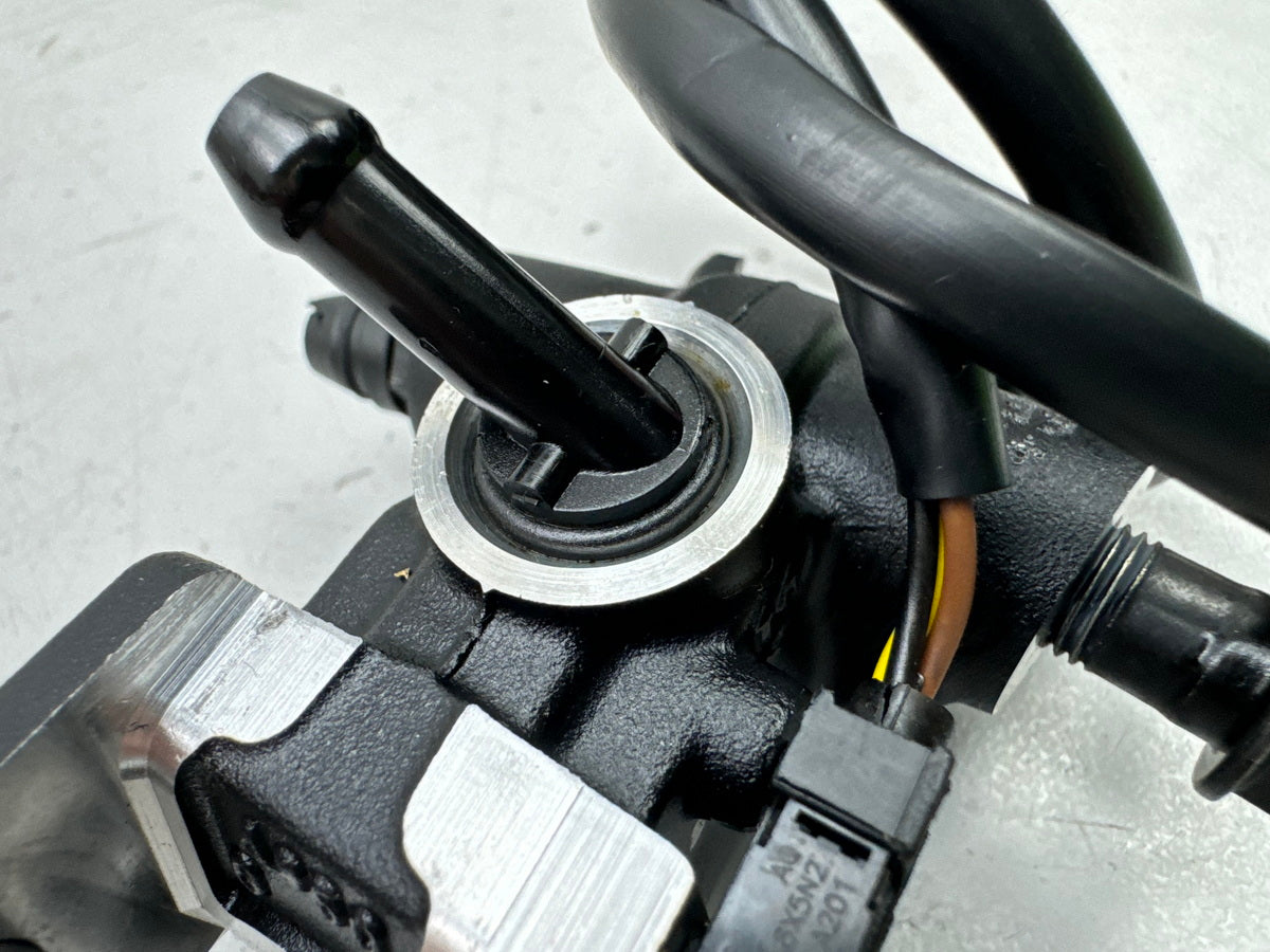 TRIUMPH SPEED TRIPLE 1050R ABS NN01 Cilindro maestro de freno delantero Bomba de freno Brembo