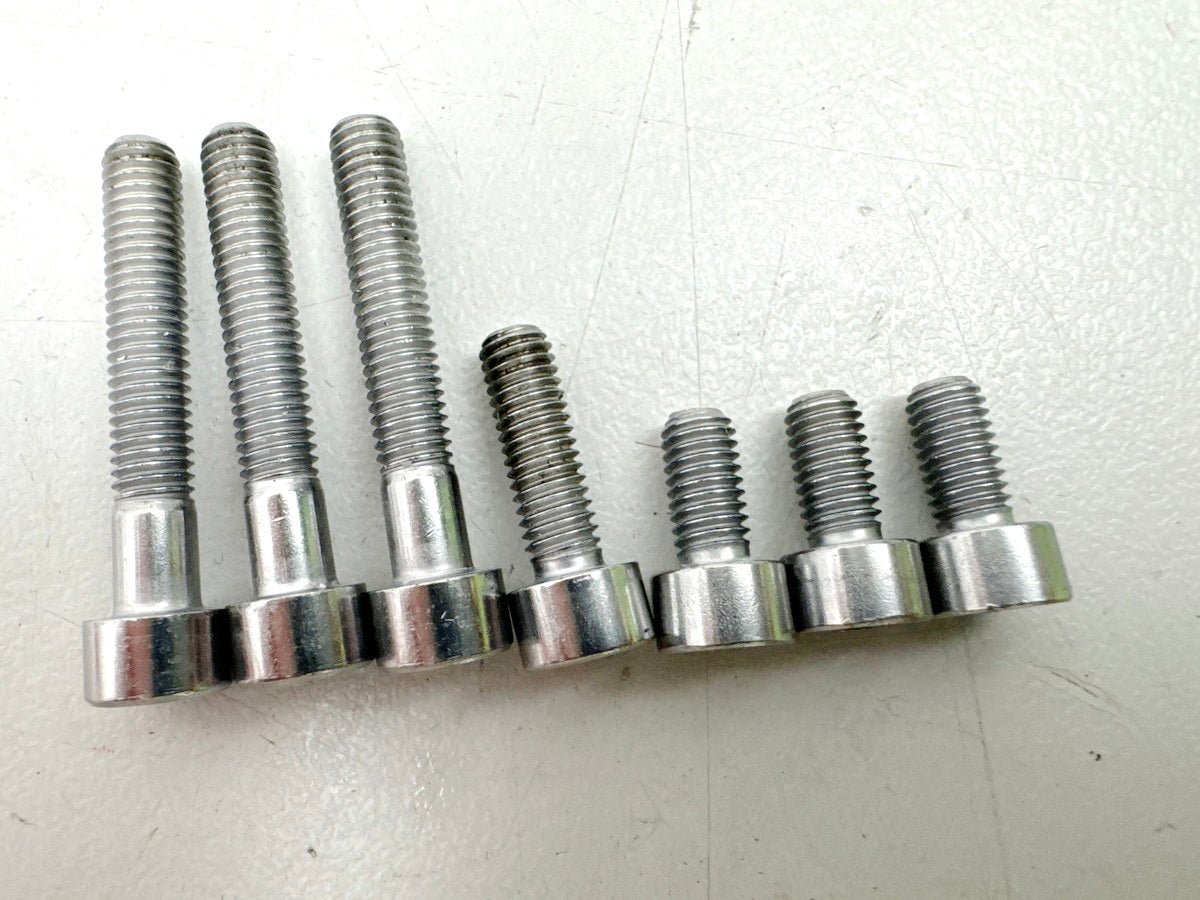 TRIUMPH SPEED TRIPLE 1050R ABS NN01 Screws for fuel filler cap on tank attachment