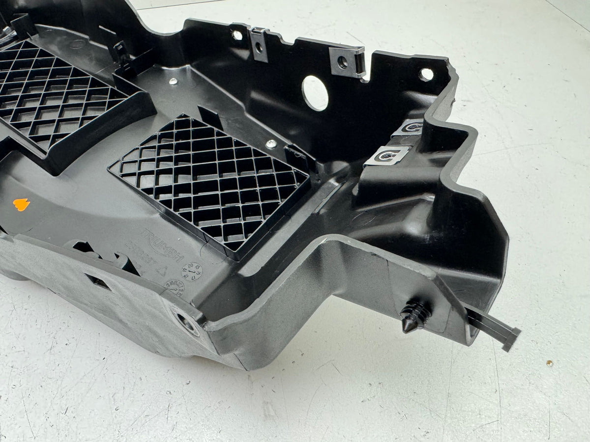 TRIUMPH SPEED TRIPLE 1050R ABS NN01 Mudguard Wheel Arch Fender Trim Rear