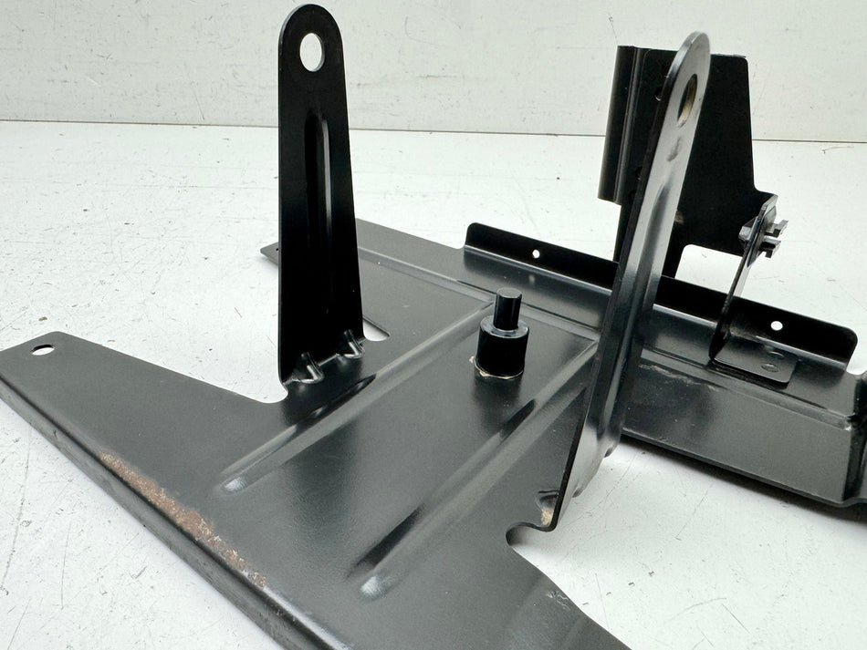 BMW C1 125 200 ABS Mounting ABS Pump Reservoir Wiper Fluid Holder Plate Carrier