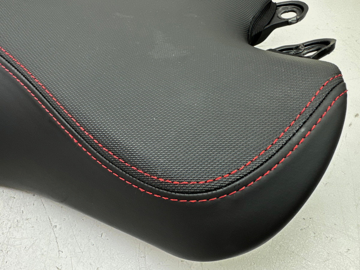 TRIUMPH SPEED TRIPLE 1050 R ABS NN01 Rider's Seat Original Front Seat