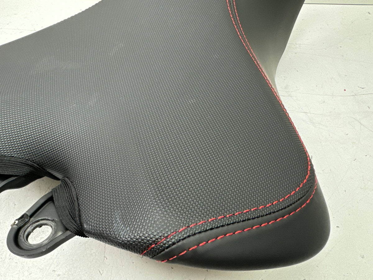 TRIUMPH SPEED TRIPLE 1050 R ABS NN01 Rider's Seat Original Front Seat