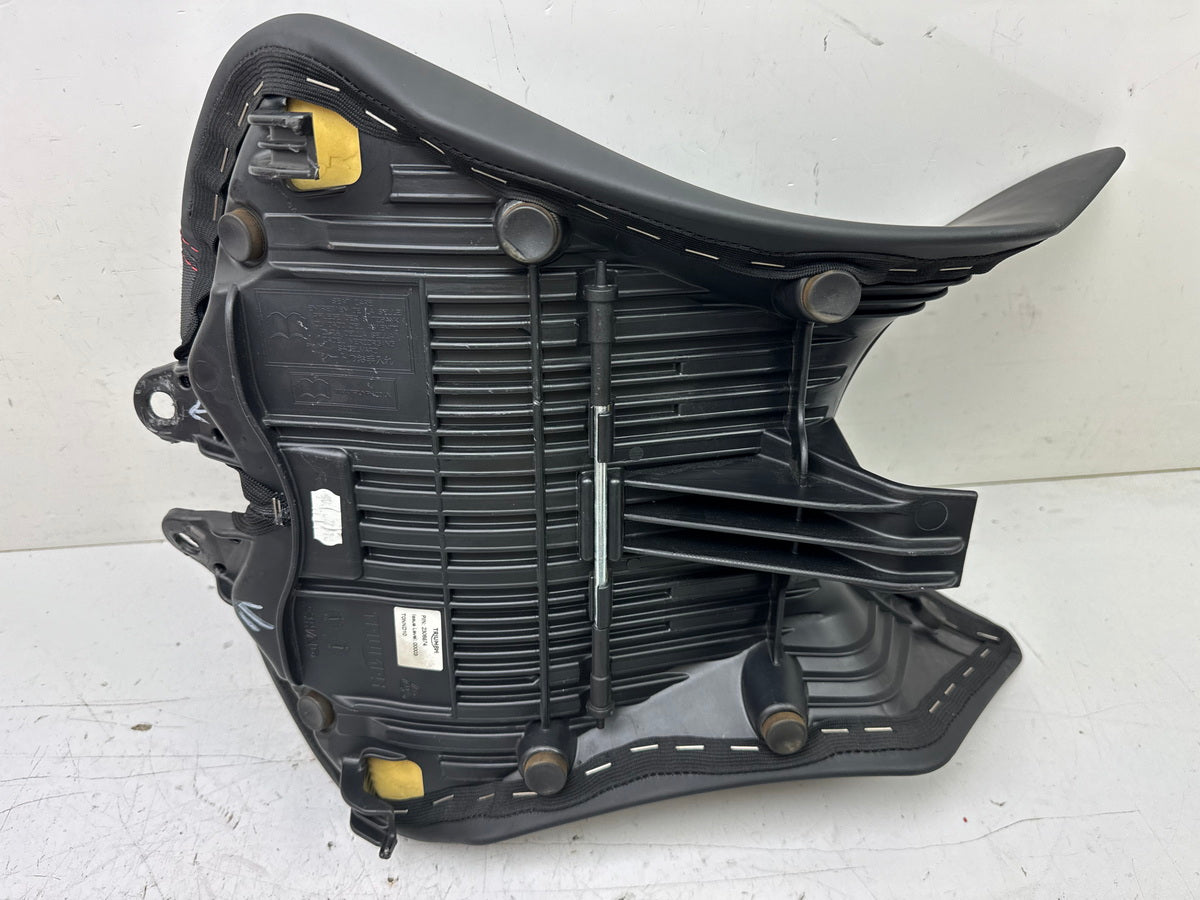TRIUMPH SPEED TRIPLE 1050 R ABS NN01 Rider's Seat Original Front Seat