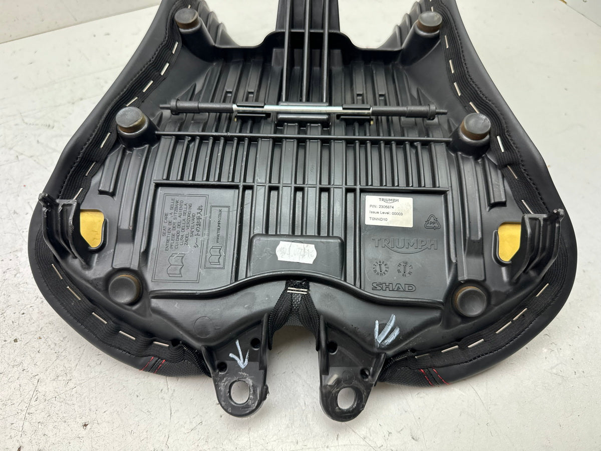 TRIUMPH SPEED TRIPLE 1050 R ABS NN01 Rider's Seat Original Front Seat