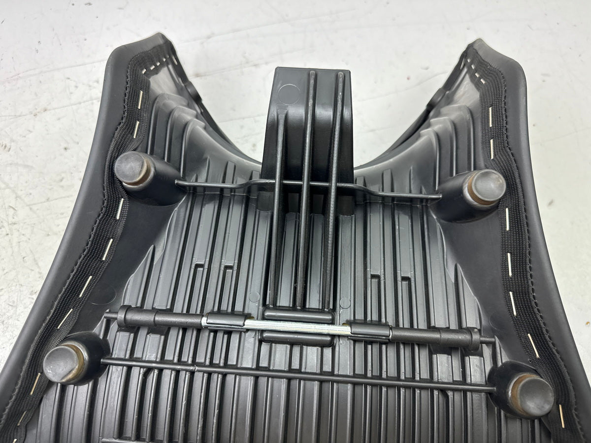 TRIUMPH SPEED TRIPLE 1050 R ABS NN01 Rider's Seat Original Front Seat