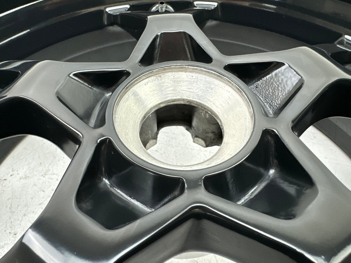 TRIUMPH SPEED TRIPLE 1050 R ABS NN01 Rear Rim Rear Wheel J 17xMT 6.00