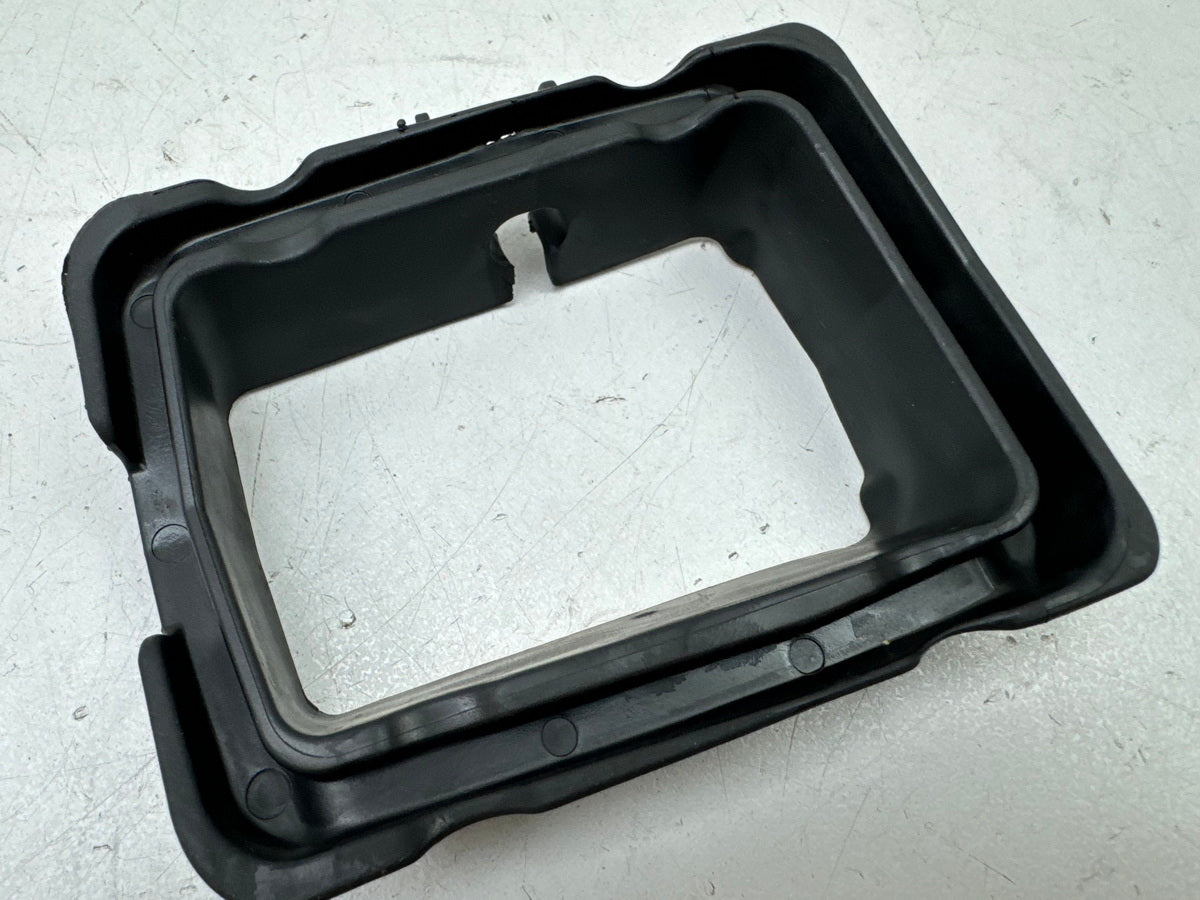TRIUMPH SPEED TRIPLE 1050 R ABS NN01 Seal Subframe Front Rubber Cover