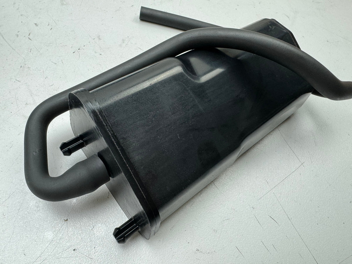 TRIUMPH SPEED TRIPLE 1050 R ABS NN01 Aktivkohlefilter Kohlefilter Box Behälter