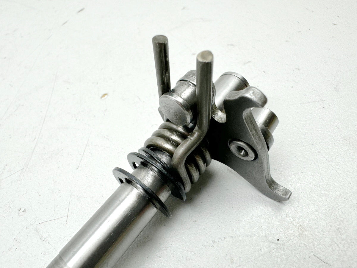 TRIUMPH SPEED TRIPLE 1050 R ABS NN01 Schaltwelle für Schalthebel Getriebe Motor