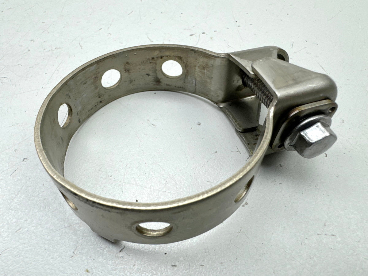 YAMAHA MTN 1000 MT10 RN78 Exhaust clamp right manifold to collector clamp