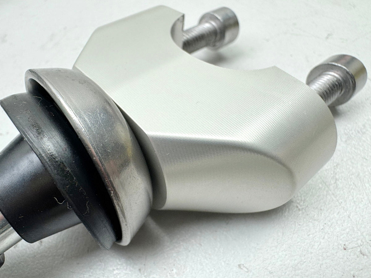TRIUMPH SPEED TRIPLE 1050 R ABS NN01 Abrazadera de manillar Soporte Manillar Riser Tornillo