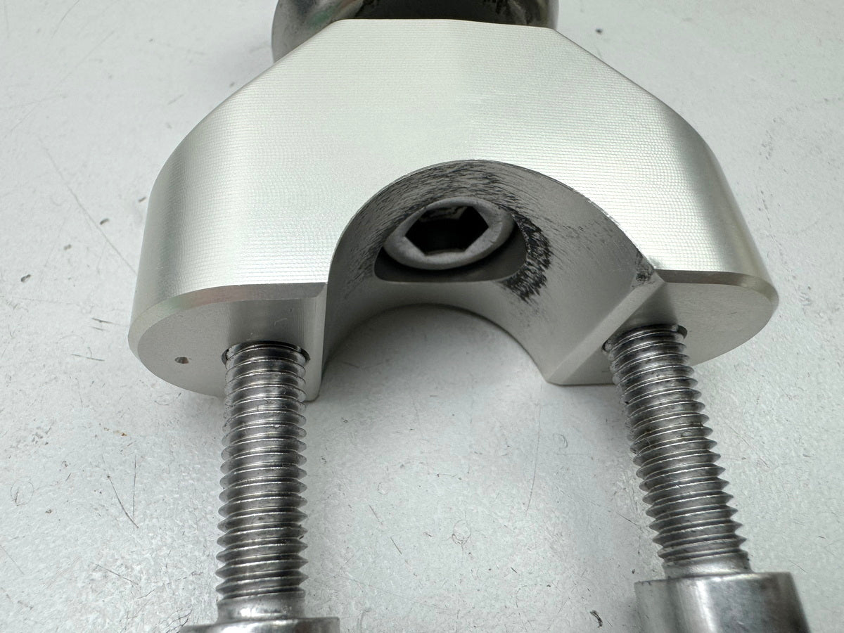 TRIUMPH SPEED TRIPLE 1050 R ABS NN01 Abrazadera de manillar Soporte Manillar Riser Tornillo
