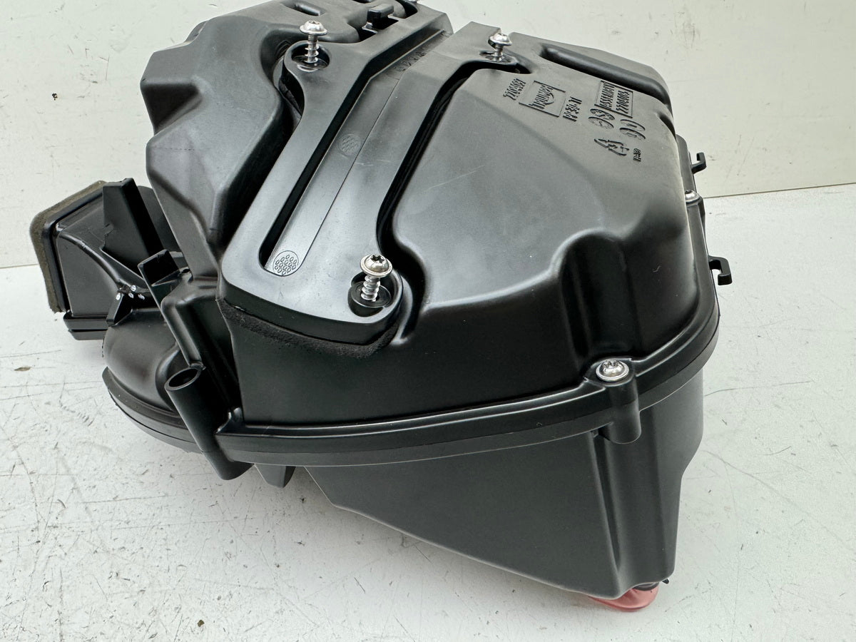 TRIUMPH SPEED TRIPLE 1050 R ABS NN01 Airbox Air Filter Box Air Filter Housing