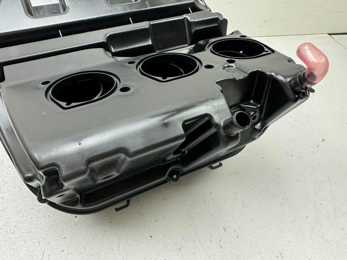 TRIUMPH SPEED TRIPLE 1050 R ABS NN01 Airbox Air Filter Box Air Filter Housing
