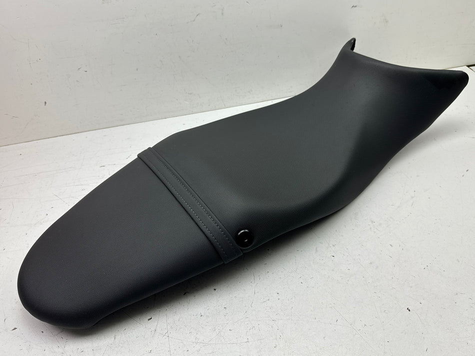 TRIUMPH STREET TRIPLE 675 D67LD Sitzbank original Sitz Fahrersitz Sitz hinten