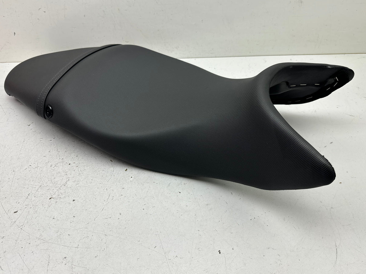 TRIUMPH STREET TRIPLE 675 D67LD Sitzbank original Sitz Fahrersitz Sitz hinten