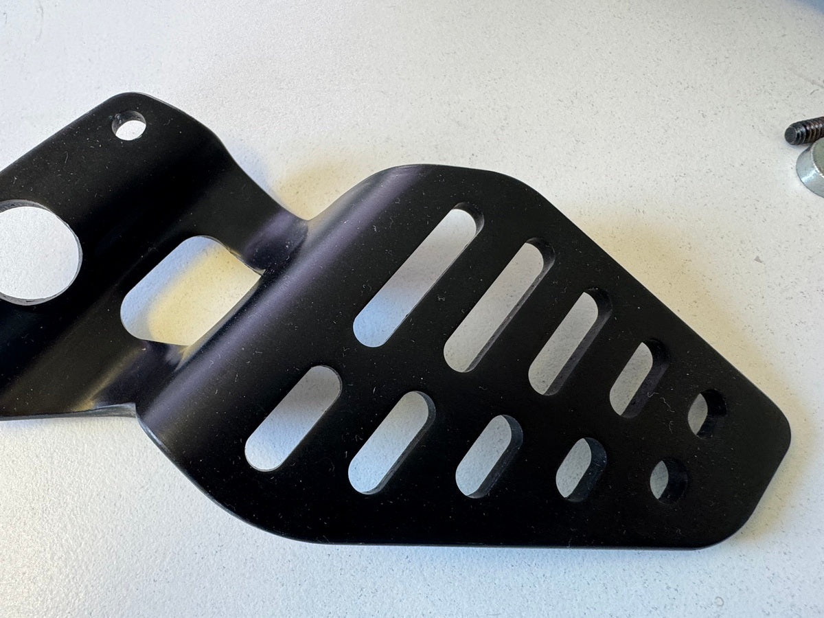 YAMAHA YZF R6 RJ11 RJ15 Footpeg Bracket Rider Right Holder Footrest 2C02744300